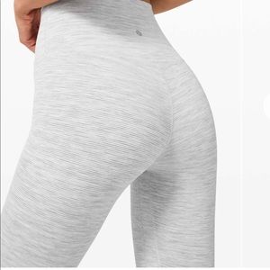 EUC Lululemon Align 25” Nulu Sz 6